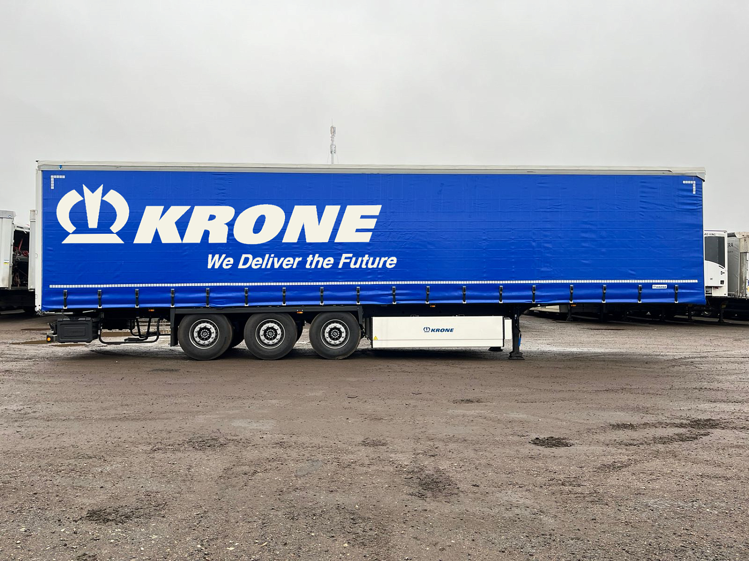 Нанесение логотипа на тент полуприцепа