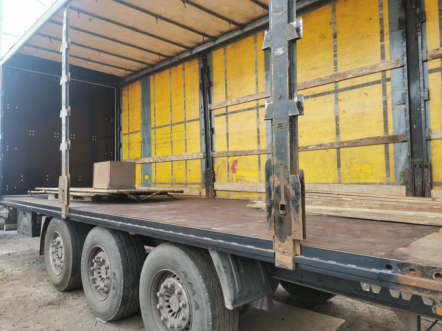 Ремонт и замена полов на полуприцепах и одиночных грузовиках. Ремонт и замена полов на полуприцепах и одиночных грузовиках.