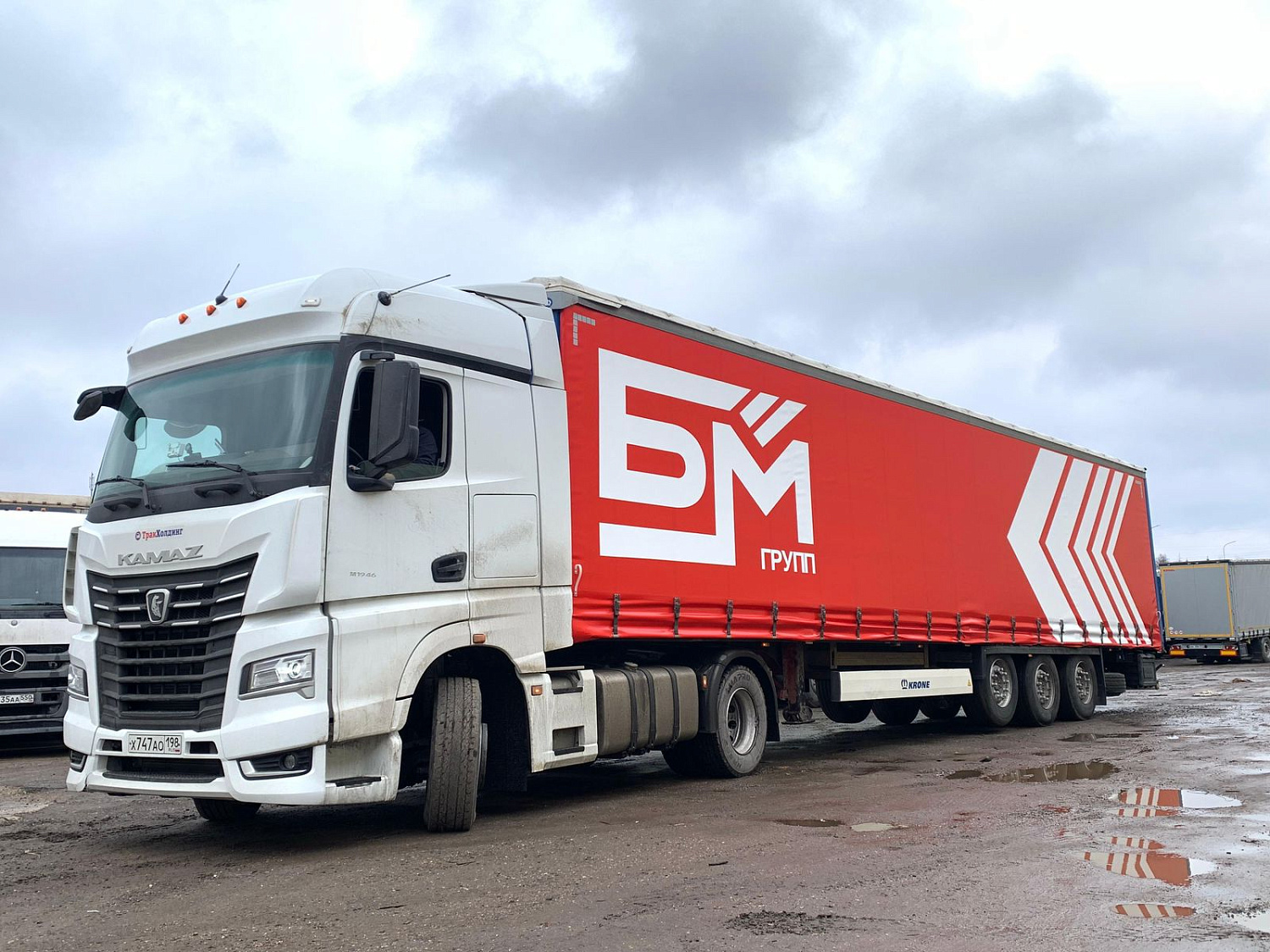 Нанесение логотипа на тент полуприцепа