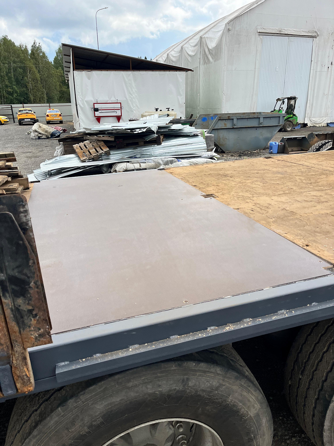 Ремонт и усиление рамы на полуприцепах и одиночных грузовиках. Ремонт и усиление рамы на полуприцепах и одиночных грузовиках.