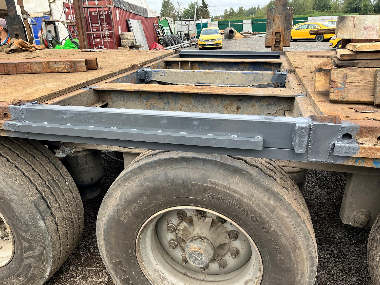 Ремонт и усиление рамы на полуприцепах и одиночных грузовиках. Ремонт и усиление рамы на полуприцепах и одиночных грузовиках.